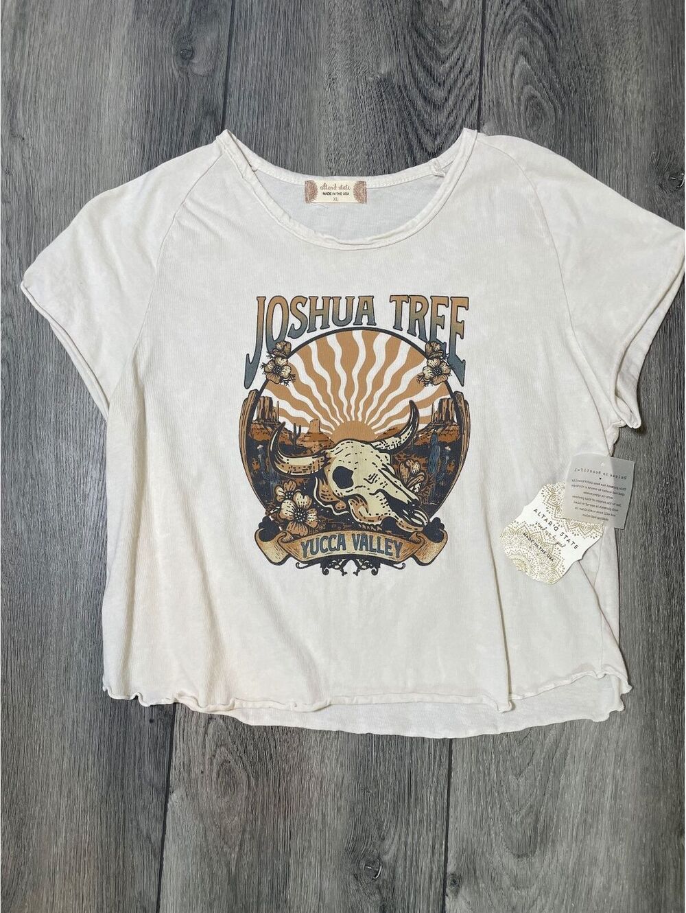 Alatr’d State NWT cream Joshua Tree Graphic Crop Tee Sz L